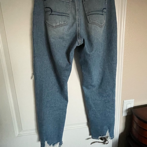 American Eagle Stretch Mom Jeans - Picture 2 of 3